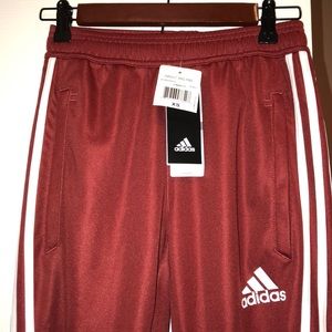 Burgundy Adidas Trio17 TRG PNT Size XS! BRAND NEW!